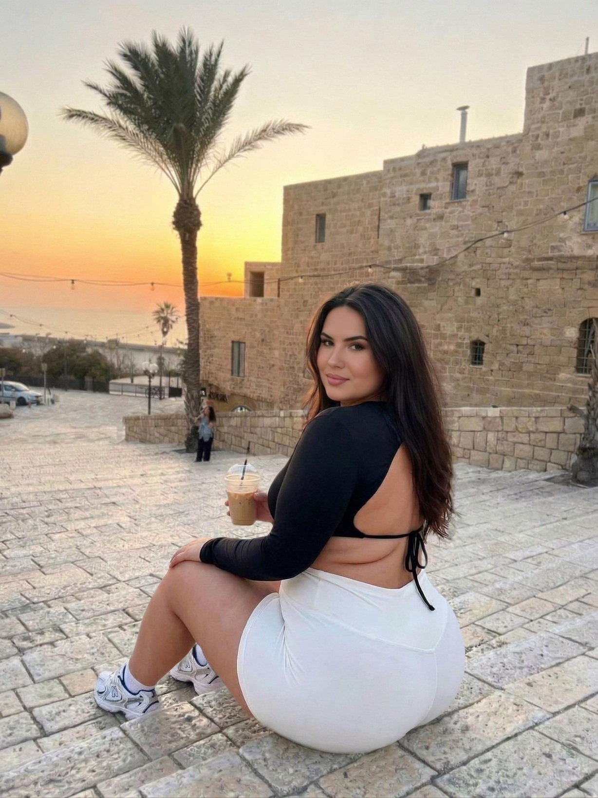 בתל אביב – מלאה במקומות הנכונים אישה מתוחכמת