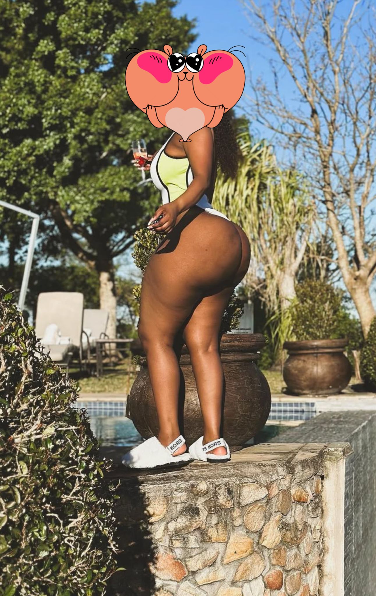 גני בחורה אפריקאית תיירת 35 – נתניה